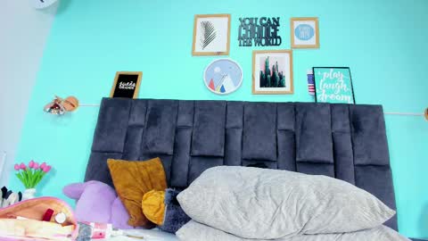 DULCE AURORA online show from February 2025 08:19:02 AM