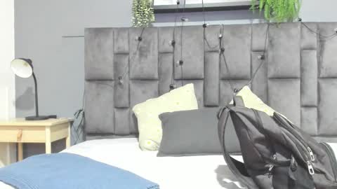 DULCE AURORA online show from March 2026 01:08:01 AM