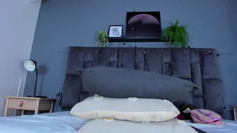 DULCE AURORA online show from March 2026 07:15:01 AM