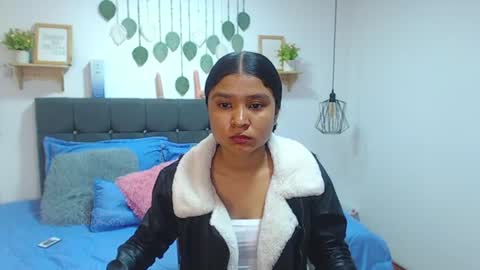 Snapshot of dulcee_mia_ chatting on June 2026 03:21:02 PM Tell me Mia online show from June 2026 03:21:02 PM