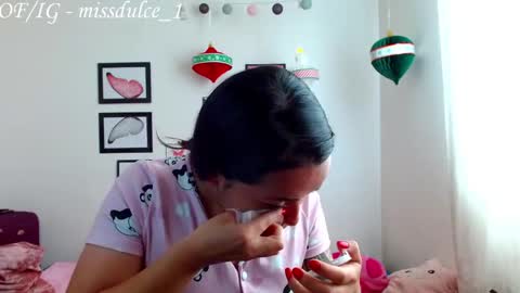 Dulce online show from December 2025 08:38:02 PM