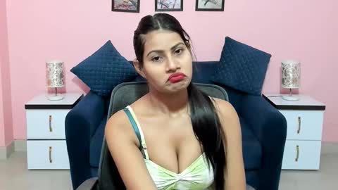 Snapshot of dumble_doree chatting on October 2025 03:59:02 AM dumble_doree online show from October 2025 03:59:02 AM