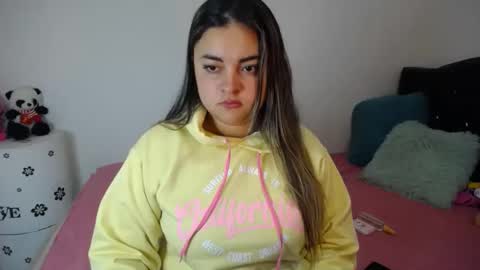 Snapshot of dumont_model chatting on February 2025 07:42:01 PM Nicole online show from February 2025 07:42:01 PM