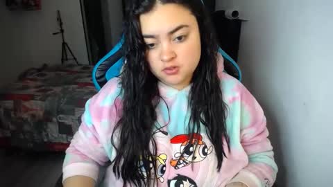 Snapshot of dumont_model chatting on September 2025 05:40:01 AM Nicole online show from September 2025 05:40:01 AM