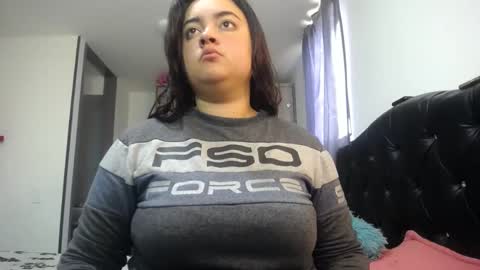 Nicole   online show from November 2025 04:23:01 PM