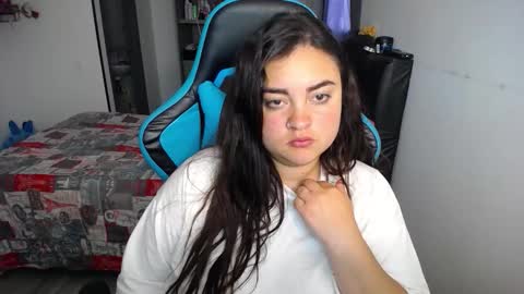 Nicole   online show from November 2025 08:44:01 PM