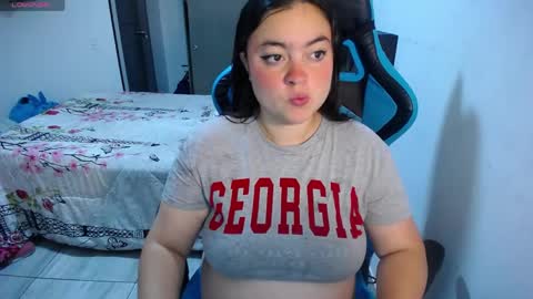 Snapshot of dumont_model chatting on April 2026 09:35:01 AM Nicole online show from April 2026 09:35:01 AM