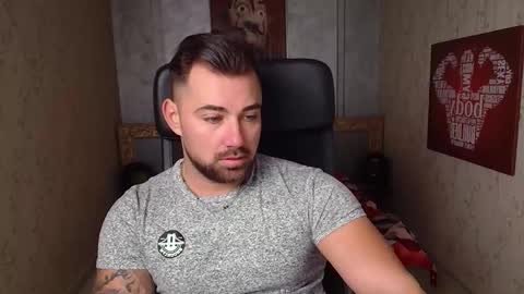 Snapshot of duncanstones chatting on December 2024 08:52:01 AM DuncanStone online show from December 2024 08:52:01 AM