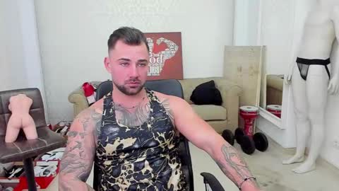 Snapshot of duncanstones chatting on January 2025 11:23:02 AM DuncanStone online show from January 2025 11:23:02 AM