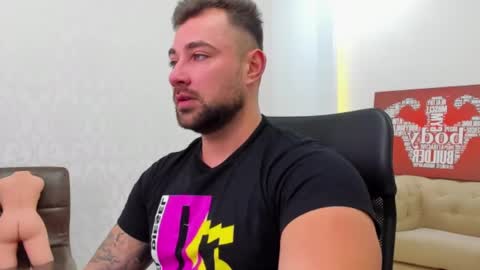 Snapshot of duncanstones chatting on January 2025 05:59:02 AM DuncanStone online show from January 2025 05:59:02 AM