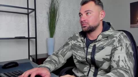 Snapshot of duncanstones chatting on February 2025 11:42:01 AM DuncanStone online show from February 2025 11:42:01 AM