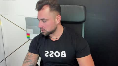 Snapshot of duncanstones chatting on February 2025 08:24:01 AM DuncanStone online show from February 2025 08:24:01 AM