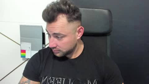 Snapshot of duncanstones chatting on February 2025 04:36:02 AM DuncanStone online show from February 2025 04:36:02 AM