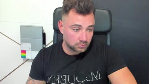 Snapshot of duncanstones chatting on February 2025 10:39:02 AM DuncanStone online show from February 2025 10:39:02 AM