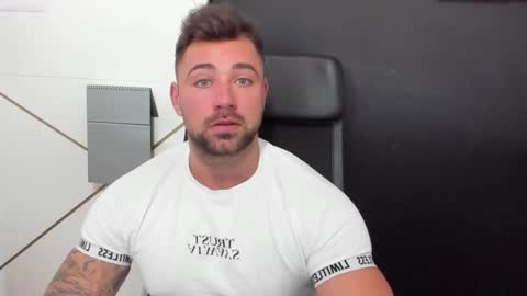 Snapshot of duncanstones chatting on February 2025 11:31:02 AM DuncanStone online show from February 2025 11:31:02 AM