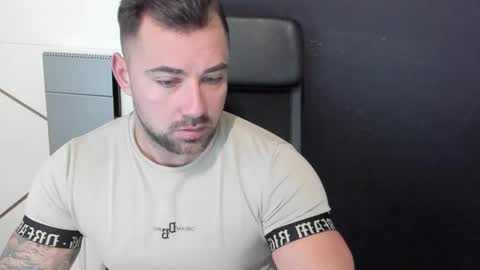 Snapshot of duncanstones chatting on February 2025 05:24:01 AM DuncanStone online show from February 2025 05:24:01 AM