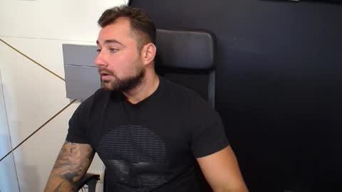 Snapshot of duncanstones chatting on September 2025 06:24:01 AM DuncanStone online show from September 2025 06:24:01 AM