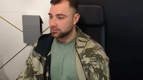 Snapshot of duncanstones chatting on October 2025 04:24:02 AM DuncanStone online show from October 2025 04:24:02 AM