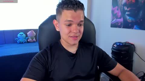 Snapshot of dunkan_kravitz chatting on April 2026 09:42:01 PM Dunkan Kravitz online show from April 2026 09:42:01 PM