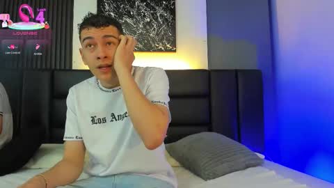 Snapshot of duolust chatting on November 2025 01:00:01 PM Thomas and Noah online show from November 2025 01:00:01 PM