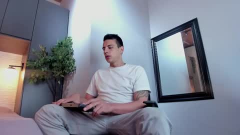 Dustin Sonne online show from February 2025 06:30:01 AM