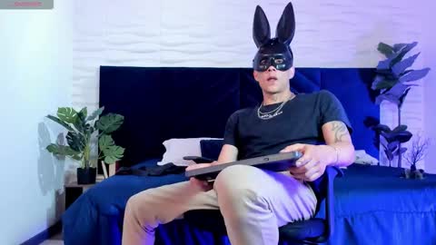 Dustin Sonne online show from September 2025 03:53:01 AM