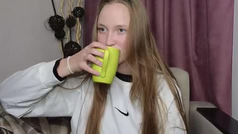 Jenny online show from December 2025 06:45:01 PM