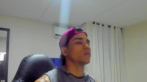 DUSTYN MICHELLE online show from February 2026 02:10:01 AM