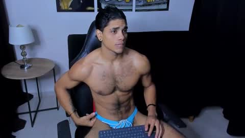 Snapshot of dustyn__michelle chatting on March 2026 01:34:02 AM DUSTYN MICHELLE online show from March 2026 01:34:02 AM
