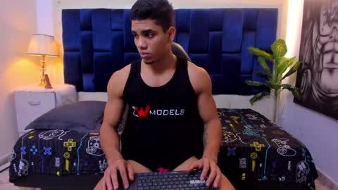 DUSTYN MICHELLE online show from May 2026 01:41:02 PM