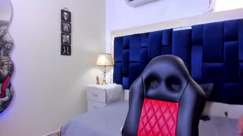 DUSTYN MICHELLE online show from June 2026 07:24:01 PM