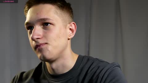 Snapshot of dustyn_fox chatting on December 2024 03:26:01 PM Dustyn online show from December 2024 03:26:01 PM