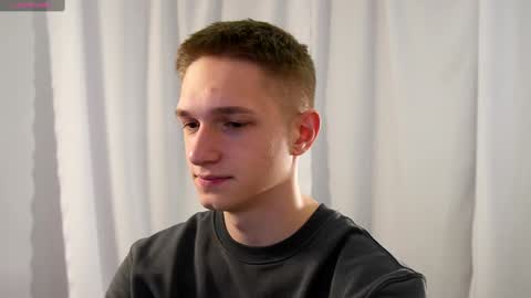 Snapshot of dustyn_fox chatting on December 2024 04:08:02 PM Dustyn online show from December 2024 04:08:02 PM