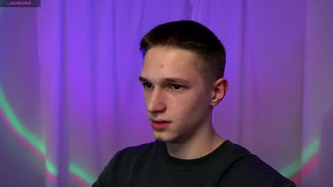 Snapshot of dustyn_fox chatting on December 2024 04:42:02 AM Dustyn online show from December 2024 04:42:02 AM