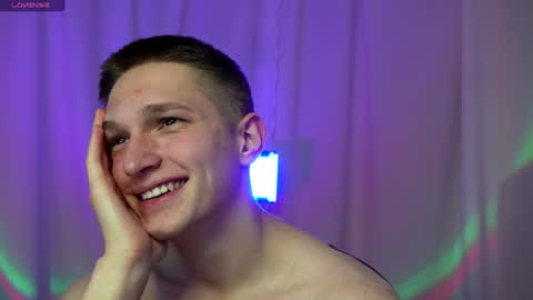 Snapshot of dustyn_fox chatting on December 2024 07:48:02 AM Dustyn online show from December 2024 07:48:02 AM