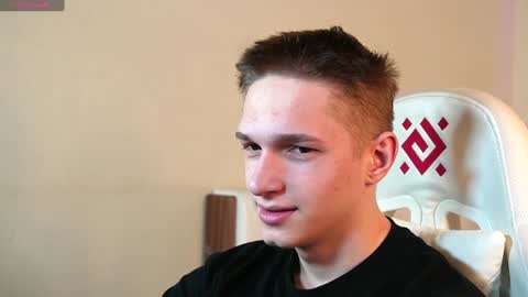 Snapshot of dustyn_fox chatting on January 2025 03:01:02 PM Dustyn online show from January 2025 03:01:02 PM