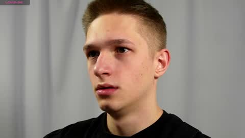 Snapshot of dustyn_fox chatting on January 2025 02:46:01 PM Dustyn online show from January 2025 02:46:01 PM