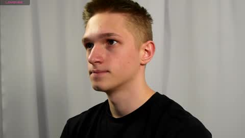 Snapshot of dustyn_fox chatting on January 2025 02:30:01 PM Dustyn online show from January 2025 02:30:01 PM