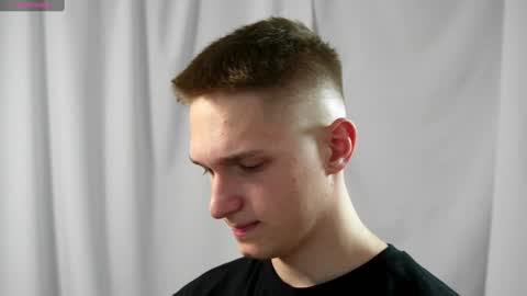 Snapshot of dustyn_fox chatting on January 2025 02:13:01 PM Dustyn online show from January 2025 02:13:01 PM