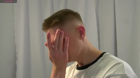 Snapshot of dustyn_fox chatting on January 2025 02:25:02 PM Dustyn online show from January 2025 02:25:02 PM