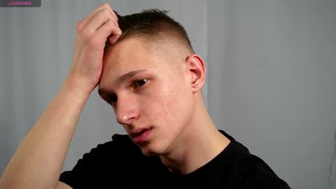 Snapshot of dustyn_fox chatting on January 2025 02:08:02 PM Dustyn online show from January 2025 02:08:02 PM