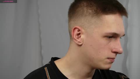 Snapshot of dustyn_fox chatting on January 2025 02:39:01 PM Dustyn online show from January 2025 02:39:01 PM