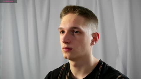 Snapshot of dustyn_fox chatting on January 2025 03:07:02 PM Dustyn online show from January 2025 03:07:02 PM