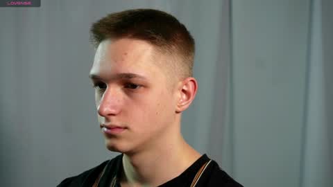 Snapshot of dustyn_fox chatting on January 2025 02:05:01 PM Dustyn online show from January 2025 02:05:01 PM