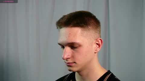 Snapshot of dustyn_fox chatting on January 2025 05:09:01 PM Dustyn online show from January 2025 05:09:01 PM