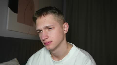 Snapshot of dustyn_fox chatting on January 2025 10:02:01 AM Dustyn online show from January 2025 10:02:01 AM