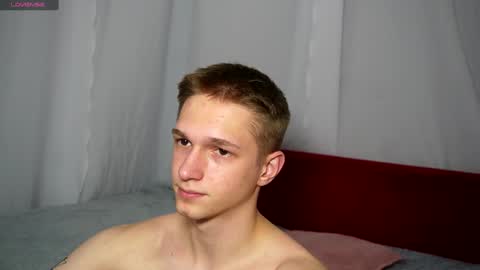 Snapshot of dustyn_fox chatting on February 2025 05:15:02 PM Dustyn online show from February 2025 05:15:02 PM