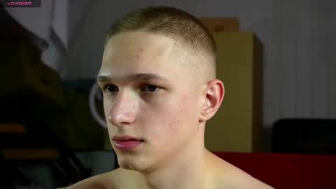 Snapshot of dustyn_fox chatting on February 2025 05:22:02 PM Dustyn online show from February 2025 05:22:02 PM