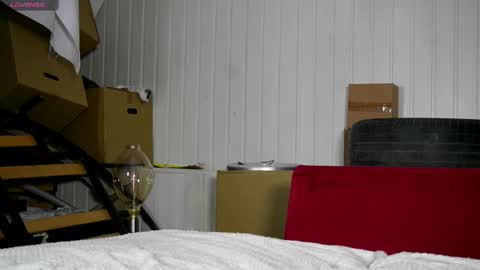 Snapshot of dustyn_fox chatting on February 2025 03:06:01 PM Dustyn online show from February 2025 03:06:01 PM