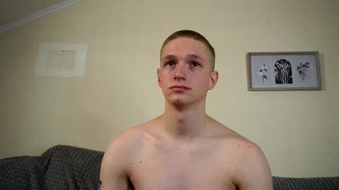 Snapshot of dustyn_fox chatting on February 2025 08:25:01 PM Dustyn online show from February 2025 08:25:01 PM